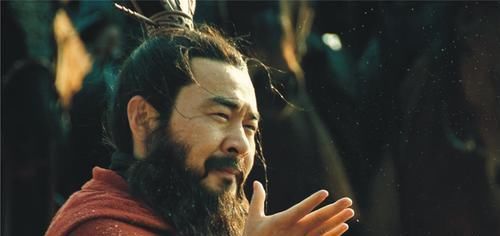 斩杀|曹操败走华容道，如果关羽不放过他，真有实力将其斩杀吗？