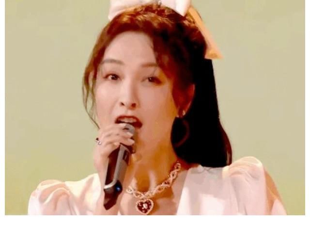 塞翁失马焉知非福？没有谢娜和大张伟，湖南卫视跨年晚会不聒噪了