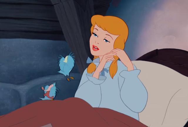 公主|迪士尼公主中最难模仿的五个动作,白雪公主吃苹果,乐佩端曲奇