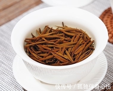 茶类@为什么这类茶最好不用紫砂壶冲泡？看完此文，总算是搞明白了