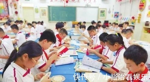 中小学|中小学实行延迟服务,“接送难”看似被解决,实则新问题却出现了