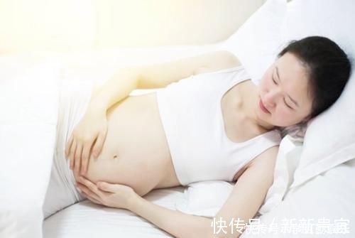 宝宝|孕妈平躺睡觉时,胎宝宝是啥感受?怀孕时期不同,孕妈睡姿讲究大