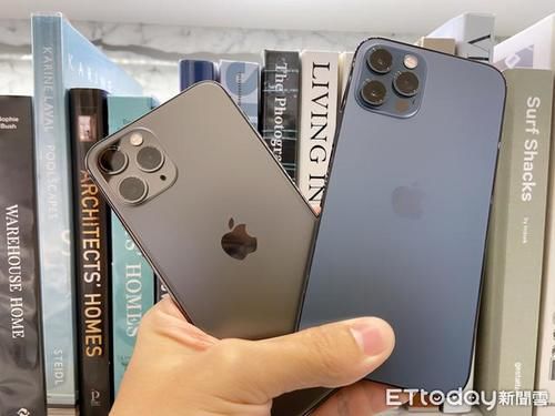 分钟|换iPhone12 pro滑了5分钟手指爆痛！男子看凹洞崩溃