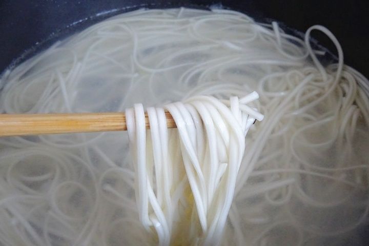 姐姐晚餐就一碗面,晒餐后网友们纷纷留言:这吃法妙,要试试!