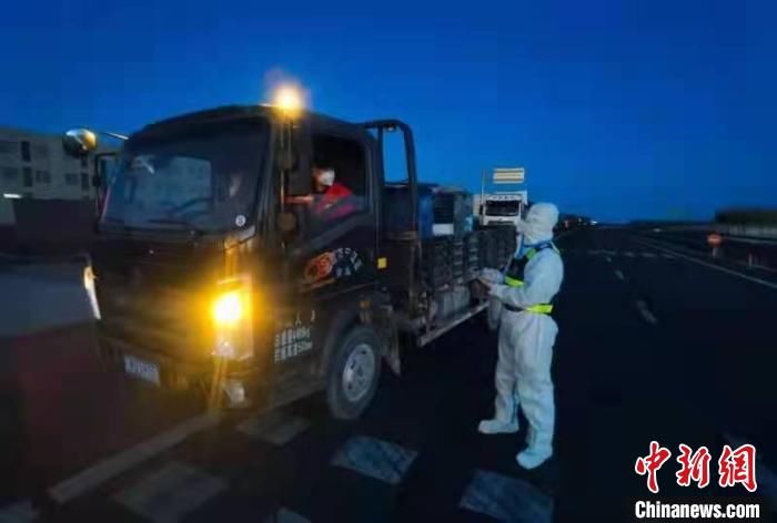 金峰|疫情风暴眼中的额济纳：熬过低谷 繁华自现