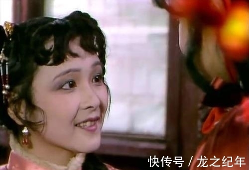 薛宝琴#那个容貌最像贾元春的女子,成了贾母的最爱,地位超越黛玉