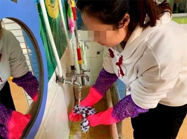宝宝|宝宝幼儿园拉肚子,老师帮忙处理扔掉脏内裤,宝妈却要求赔偿万元