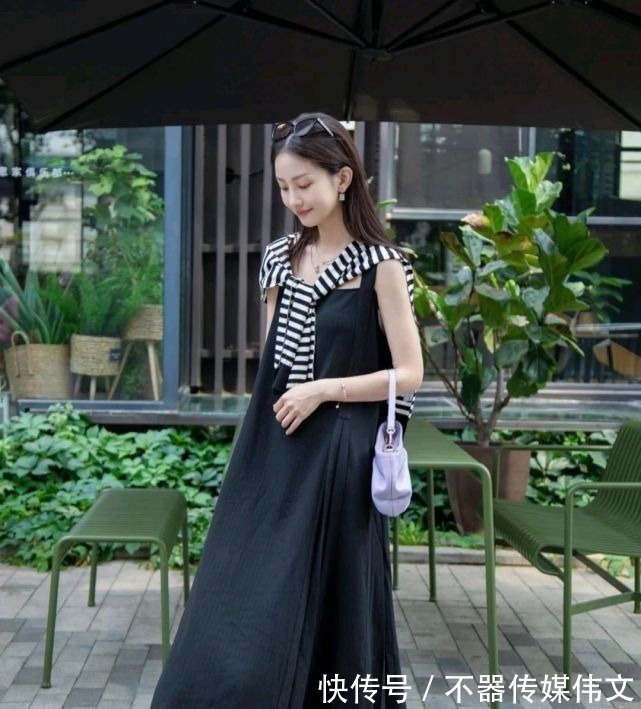 时尚博主 敢穿太重要了,大胆尝试不一样的穿搭风格,演绎美丽的视觉盛宴