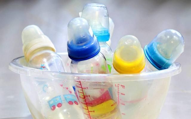 旧衣|宝妈想赠邻居宝宝二手衣,反被嘲讽:不用你施舍,我买得起童装