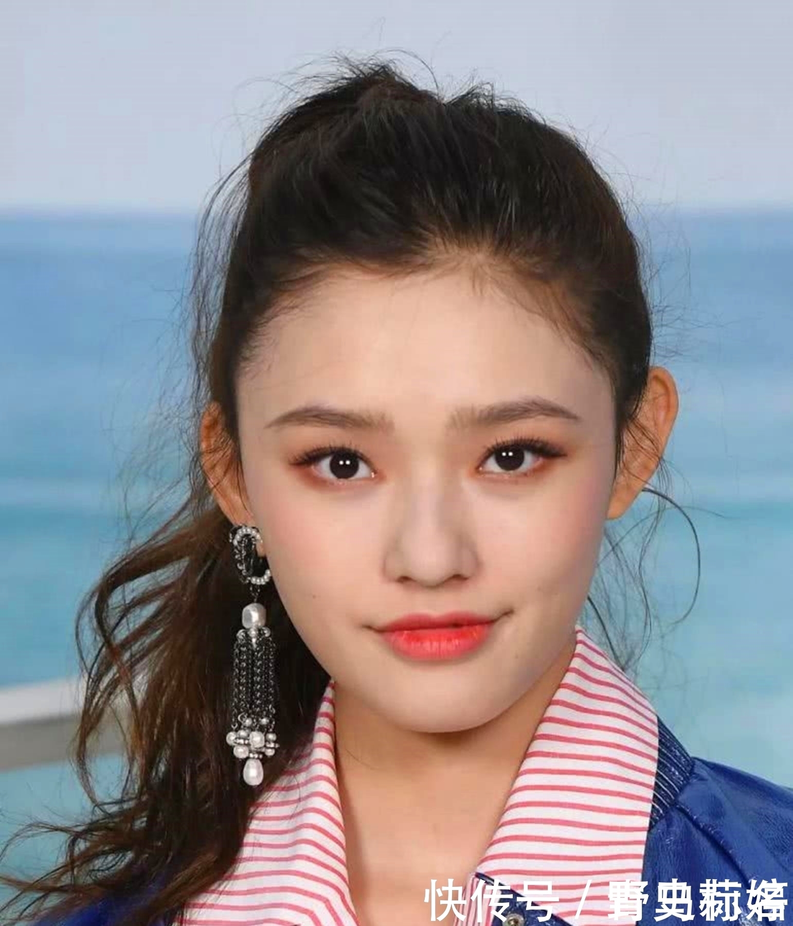 嘴唇|不是每个人都适合涂口红,比如有这些特征的女生,真心不适合