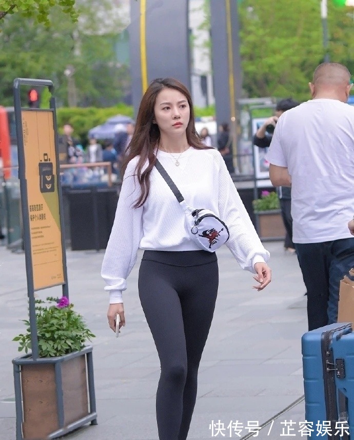 气质 打底裤美妙精致，增添沉稳气质，不失潮流感