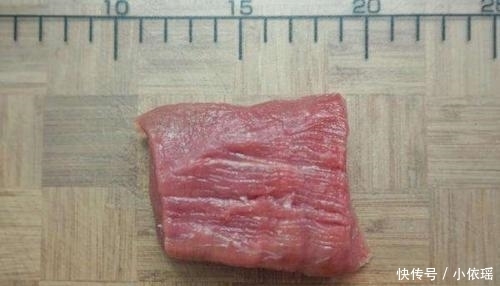 不论解冻什么肉,千万不要用水泡,高级大厨教我绝招,轻松就搞定