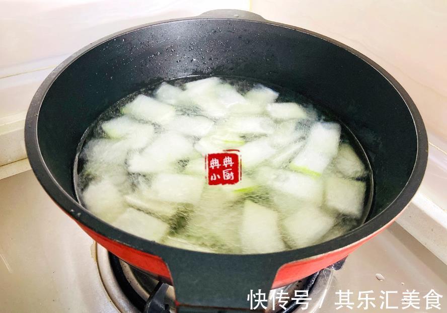 好吃|好吃不胖的冬瓜肉圆汤，鲜美嫩滑，天热做起来