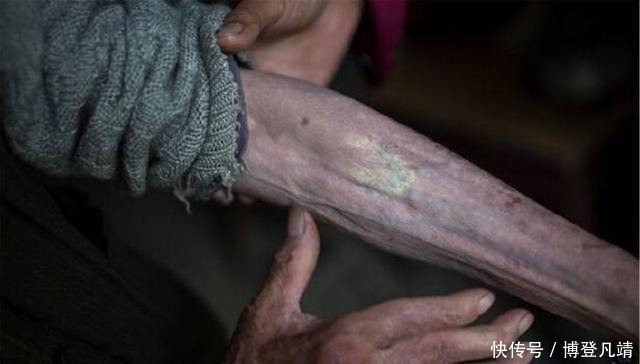 割肉|觉定法师:为救母甘心割肉,徒手建起一座寺庙,一件佛衣穿了一生