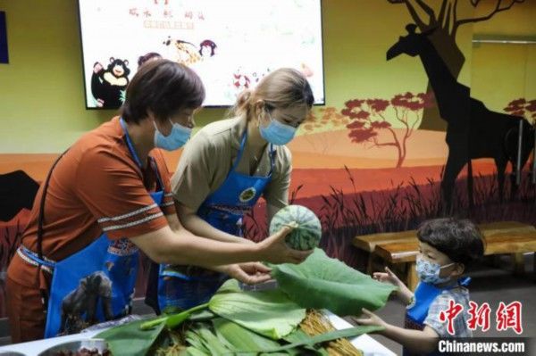 欢乐|动物园里的端午节：动物们欢乐‘粽’动员