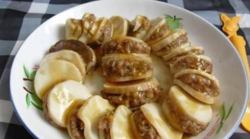 烧鸡|美食精选:凉拌金针菇,黄瓜烧鸡丁,糖醋仔姜,五香杏鲍菇肉饼的做法