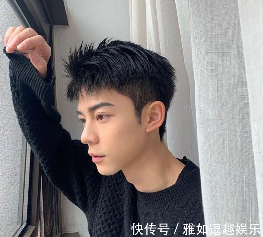 剪短|年轻人去理发店只会说“两边剪短”?2021备受欢迎的男士发型