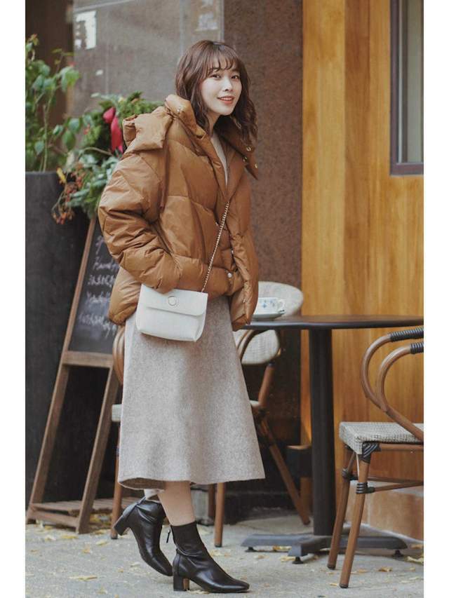 半身裙 40+女生秋天备这3条裙子,搭配西服、针织衫更优雅,时髦又减龄