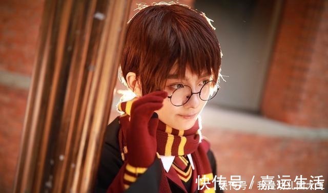 cos|電影畫風劇情好評，可愛還原的哈利波特cos，看到表情包我樂了
