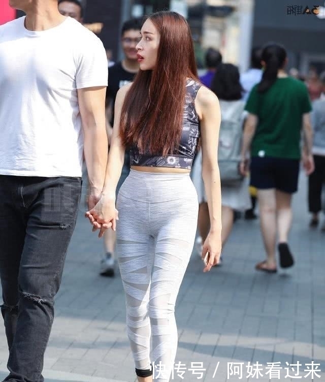 打底裤的酷与美,是时尚还是庸俗,反正我喜欢