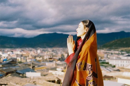 毛孔|冷水和热水哪个护肤更好?千万别把脸洗坏了!