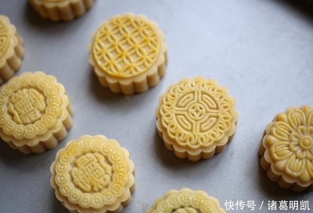 蛋黄|广式月饼还是喜欢这配方,蛋黄油润咸香,饼皮松软可口,味道大赞