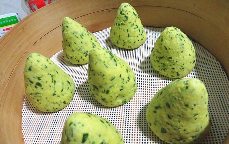 70岁婆婆做的这面食，全家人都爱吃，粗粮加菜叶，美味又营养