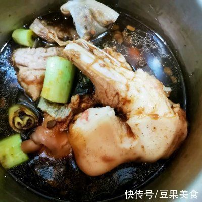 卤猪棒骨好吃下饭的小秘诀，快快学起来