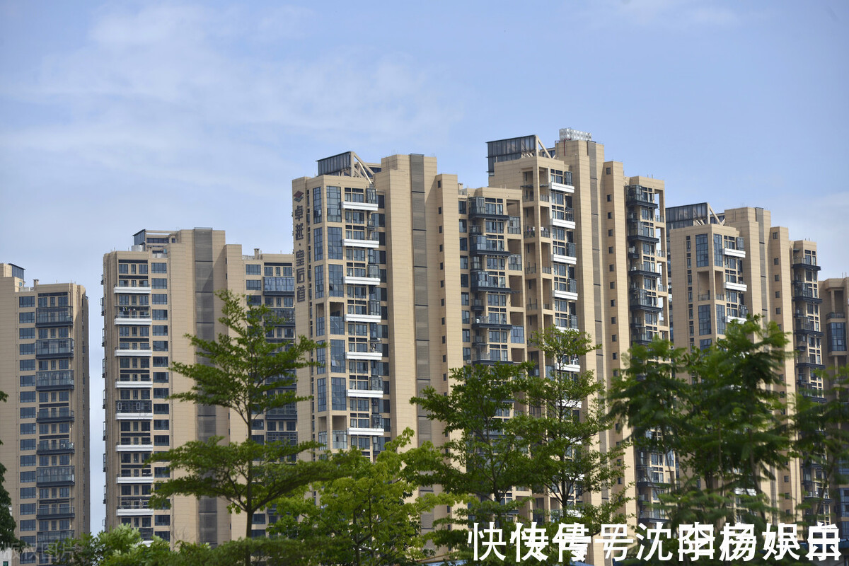 楼盘|售楼处新房,买一期好,还是买二期好,钱与房子怎么选?