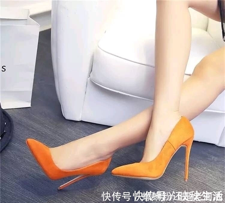 简约|经典简单的尖头设计,简约透露出不同的精致感,展现女性独特魅力