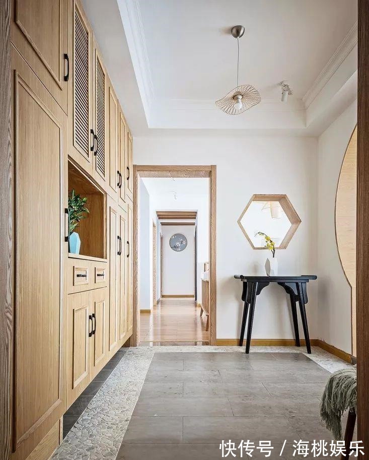 书房|135平四居室,原木中式风格,文化石电视墙,又增添了些野性美