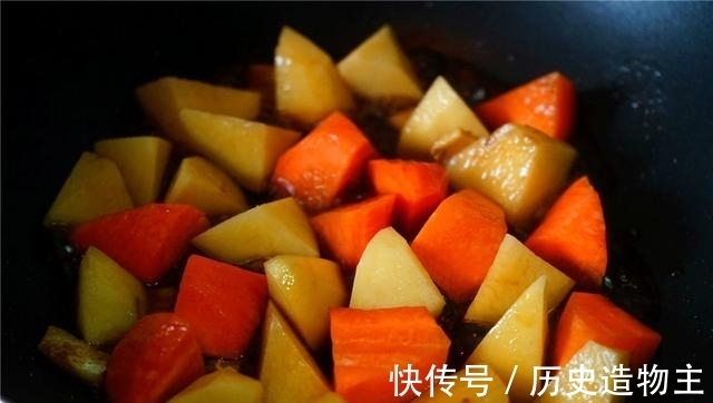 口感|一家三口的咖喱菜,咖喱块放多少口感最佳?这道食谱最实用诠释