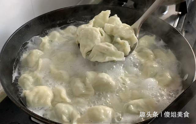 包韭菜馅饺子，切记不要放这2样，10人9人不懂，难怪饺子不鲜香！