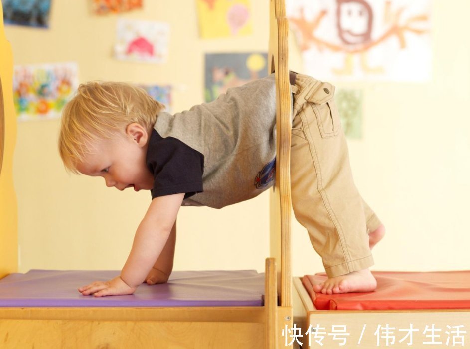 条件|七八个月的宝宝适合学站吗？满足两个条件，家长就可以开始尝试了