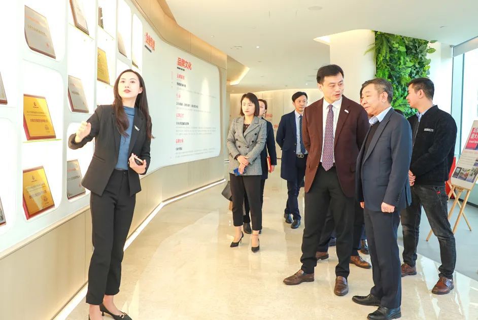 客户|合景悠活集团与京东集团签订战略合作协议,打通社区服务“最后一公里”