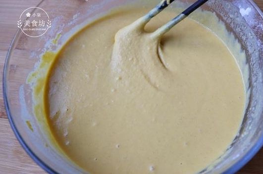 玉米发糕|一碗玉米面，2个鸡蛋，教你粗粮细做，暄软香甜，比馒头简单好吃