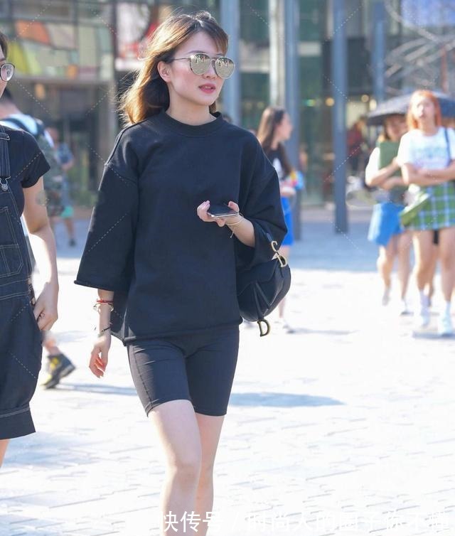 t恤 五分运动休闲裤不显腿短,搭配得当,显黄金比例!