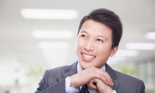 30~40岁男士理什么发型帅气?