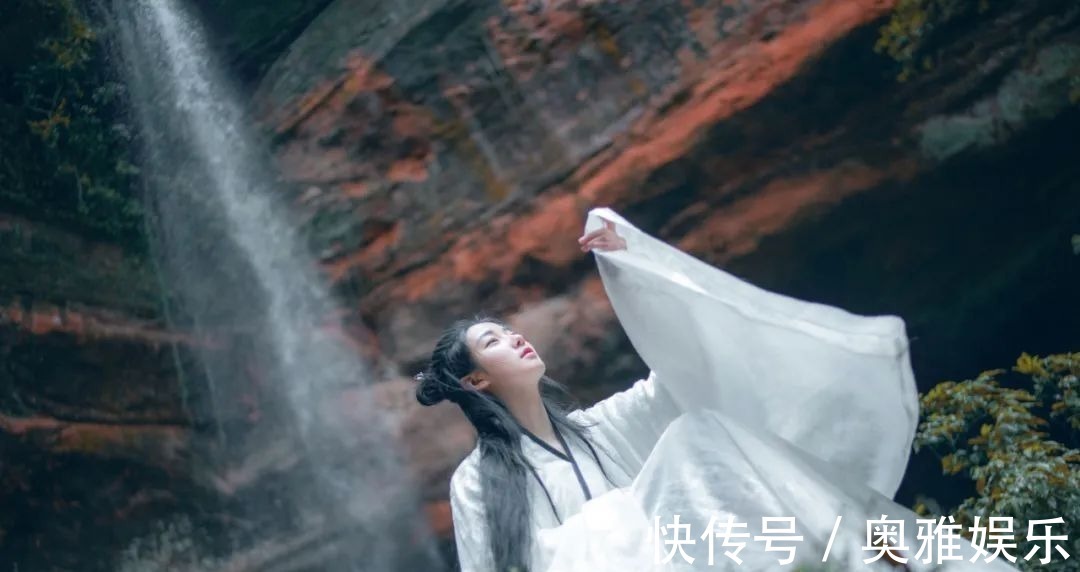 那个时代&宋代才女晚上失眠,写下一首词,开头五个“独”字写尽孤独滋味