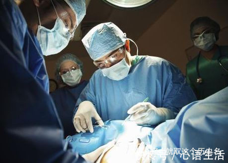 流产|女子怀孕三个月后流产,医生检查完后,全家人乐了