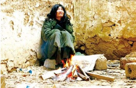 做饭|他是中国第一懒人,衣服不换从不做饭,吃饭靠人喂,如今怎样了?