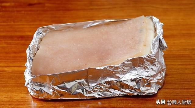 大蒜粉|夏季，我家就爱这样吃五花肉，当追剧的小零食，越嚼越香