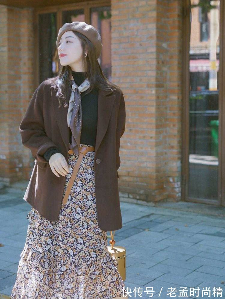 搭配|大衣+碎花裙搭配,优雅大方有韵味