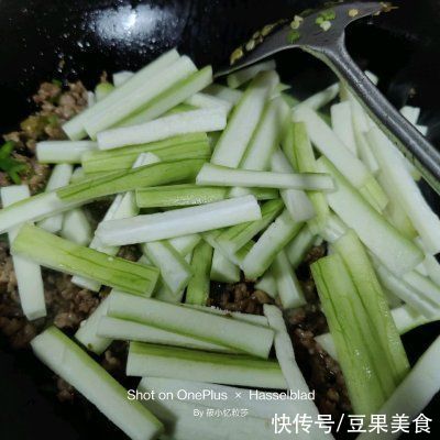 丝瓜条|这道肉沫丝瓜比米其林大厨做的还好吃