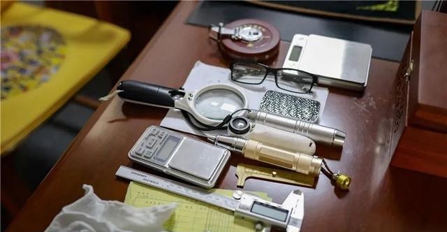 仰仗|老套路 新手法|你所仰仗的“鉴宝专家”可能只有小学文化……