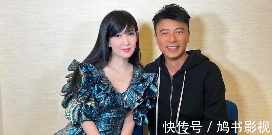 好声音结束后，李克勤晒与陈慧娴、周慧敏合影，不忘介绍伍珂玥