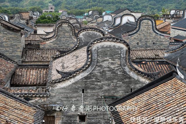 五家一邻，五邻一里，朱熹后人隐居古村，建房讲风水，邻里分高低