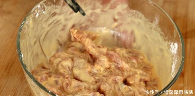 糖醋里脊的家常做法,学会挂糊技巧和糖醋比例,一锅都不够吃