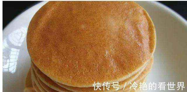 香蕉饼|教你自制香蕉饼，一根香蕉，一颗鸡蛋，太好吃了，大人小孩都喜欢