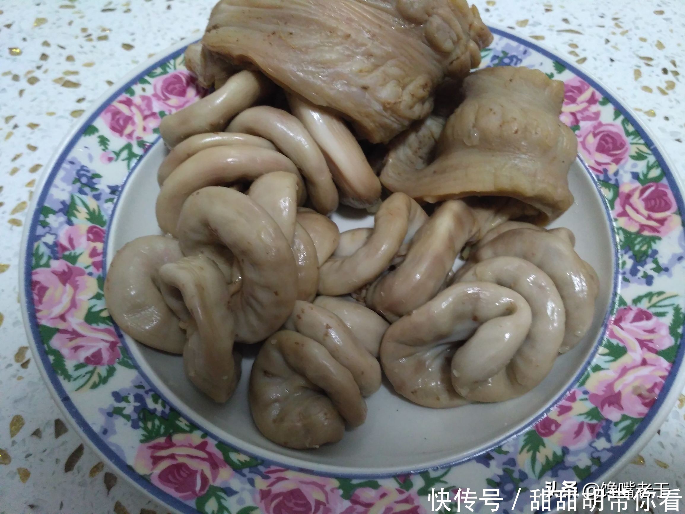 今天才知道，猪除了大小肠，还有这种“肠”，价格贼贵却十分美味